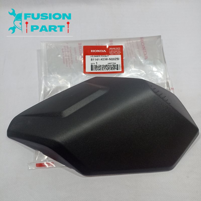 ฝาครอบลิ้นชักแดชบอร์ด (ด้านในมีช่องใส่ของ) - Honda ADV 150 Original AHM