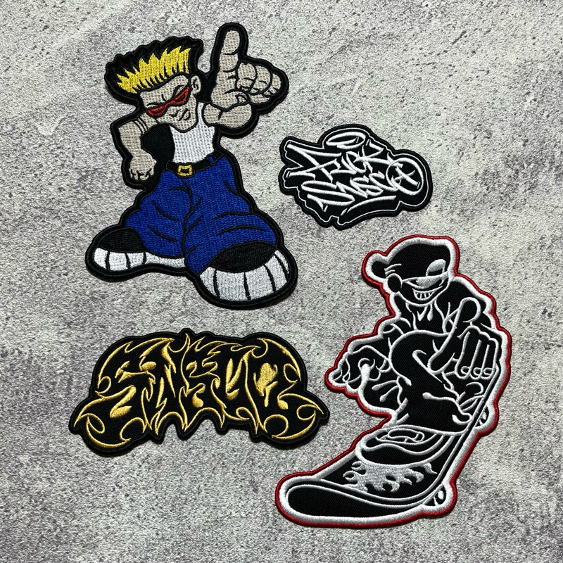 SNSCACO - BIG PATCH EMBLEM Y2K BIG POCKET BAGGY JORTS JNCO (พินเท่านั้น)