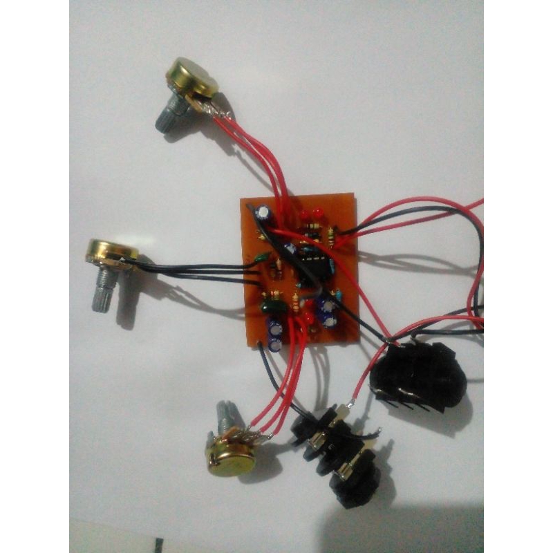 ชุดเอฟเฟกต์กีตาร์ Fuzz scream F02