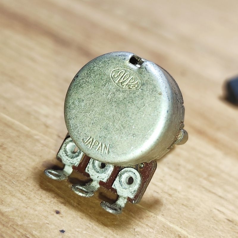 Potentiometer B500 โอห์ม ALPS ญี่ปุ่น D Shaft 6 มม.NOS Potentiometer vr ไม่ใช่ alpha a plus noble b5
