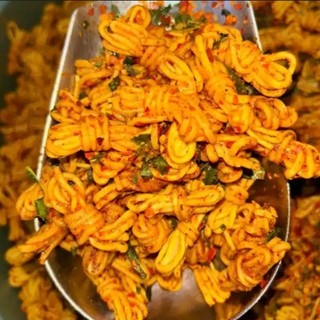 Mie gulung lilit viral isi 500.gram varian rasa pedas original balado manis