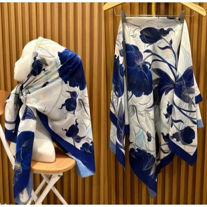 ฮิญาบสแควร์ Antem (CODE 155) โมติฟดอกไม้สีฟ้า ขนาด 110x110cm