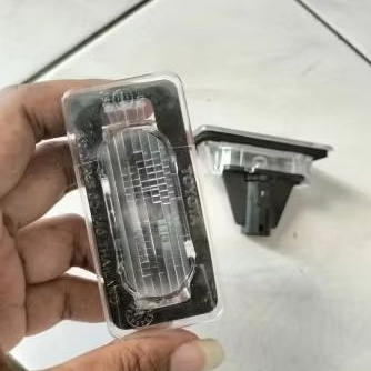 ไฟภายในท้ายรถ Yaris Vios Sienta ดั้งเดิม