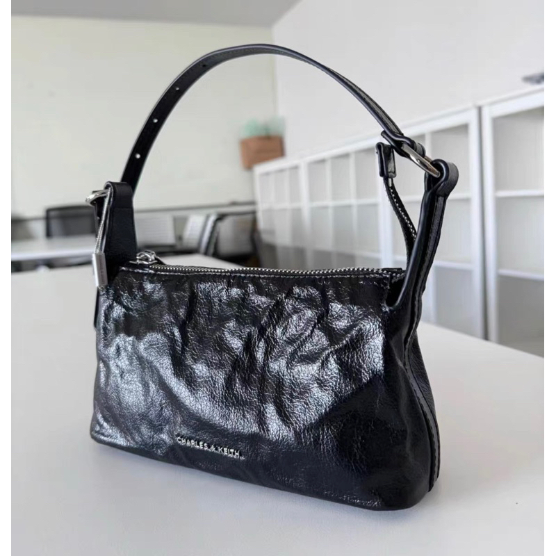 C nK Matina CrossbodyBag Women& 39;s Bag