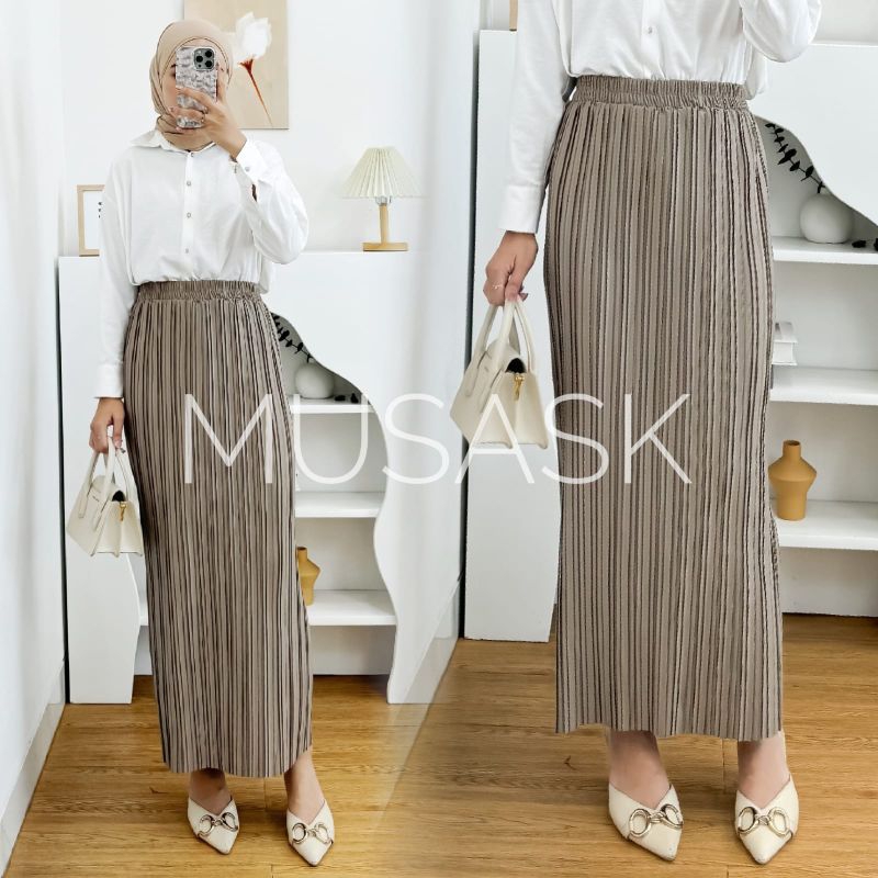Bb CENTI PLISKET SPAN SKIRT / LONG PLISKET SPAN SKIRT / PLISKET LONG SKIRT CODE 099