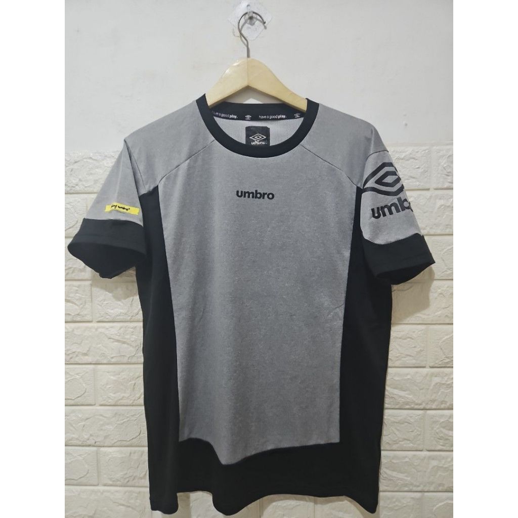 เสื้อกีฬา Umbro ไซส์ M