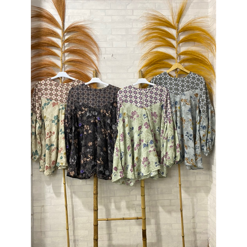 เสื้อ EMILIA********