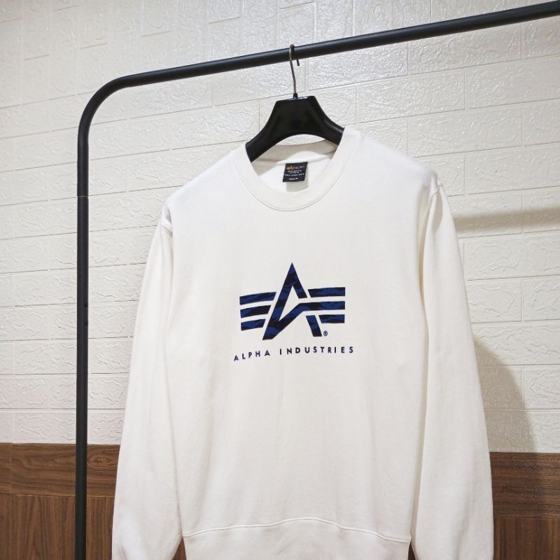 โลโก้ Alpha Industries Crewneck