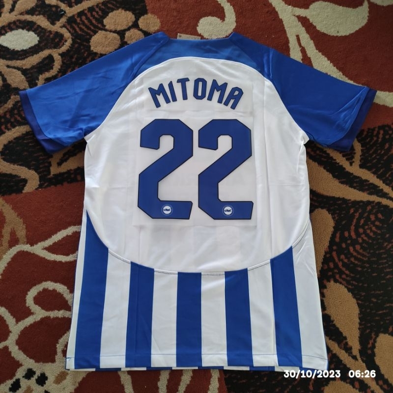 BRIGHTON HOME FOOTBALL JERSEY PLUS MITOMA GRADEORI NAMESET
