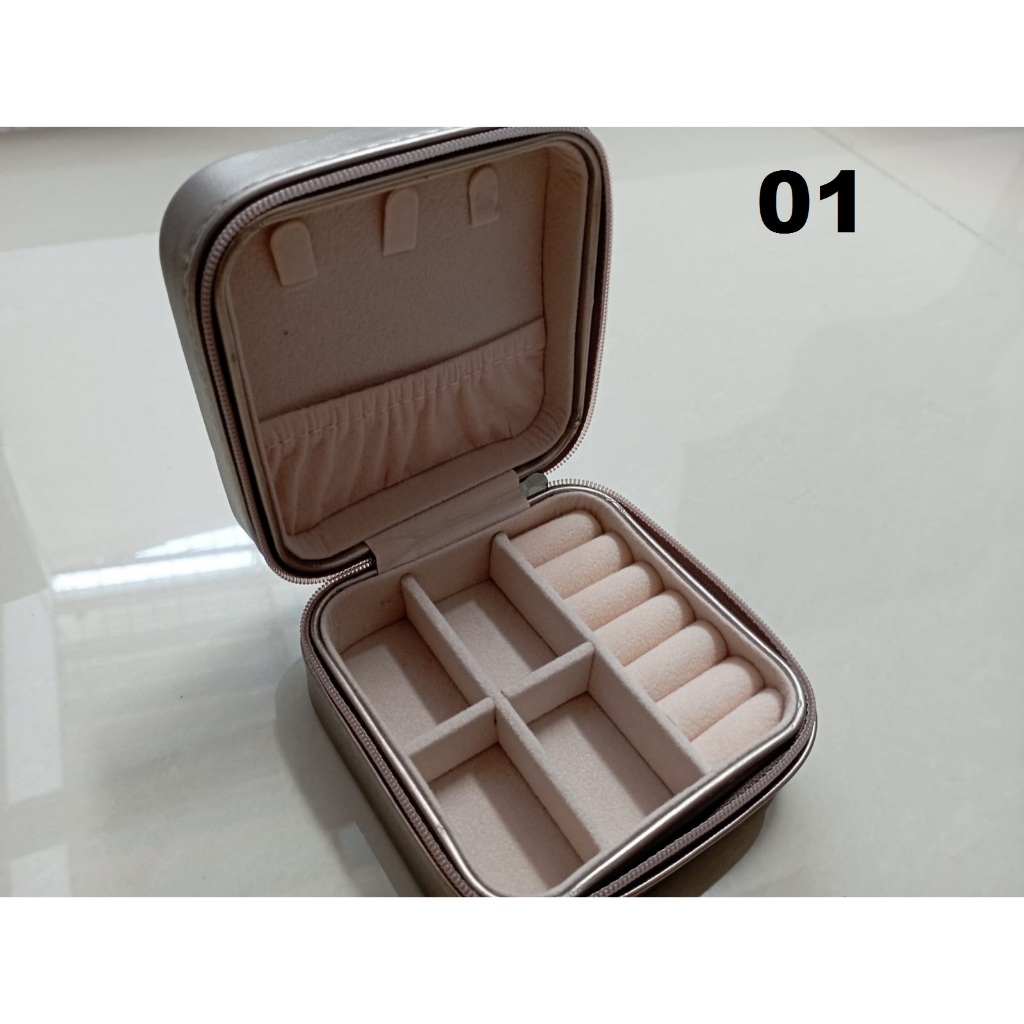 REJECT/DEFECT MINI 011 กล่องเครื่องประดับแบบพกพาสร้อยคอแหวนจัดเก็บอุปกรณ์เสริมเครื่องประดับสําหรับเด