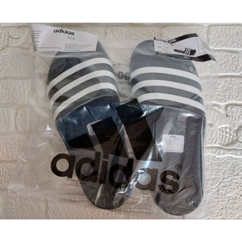 รองเท้าแตะ Adidas Duramo Adilate สีดําในเวียดนาม