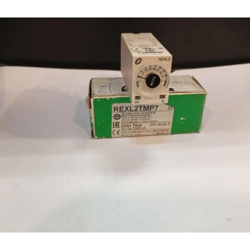 Schneider RELAY PLUG IN TIMER REXL2TMP7
