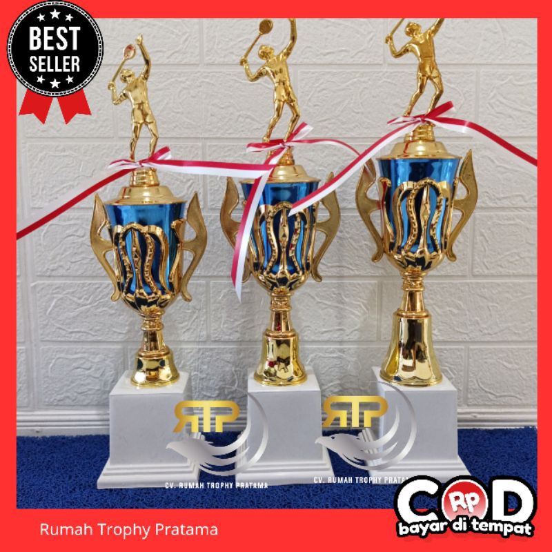 ถ้วยรูปปั้นแบดมินตัน / ถ้วยรางวัล