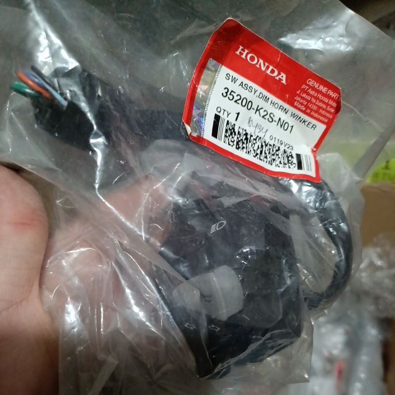 35200 K2S N01 LEFT LH SWITCH HOLDER TURN SIGNAL VARIO 160 CBS 2021 2022 2023 เดิม