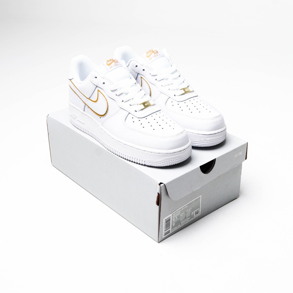 (SLPRDS) Nike Air Force 1 Low Icon Clash White Metallic Gold Shoes - AF1 รองเท้าลําลอง สวมหุ้มข้อ สีขาวเมทัลลิก
