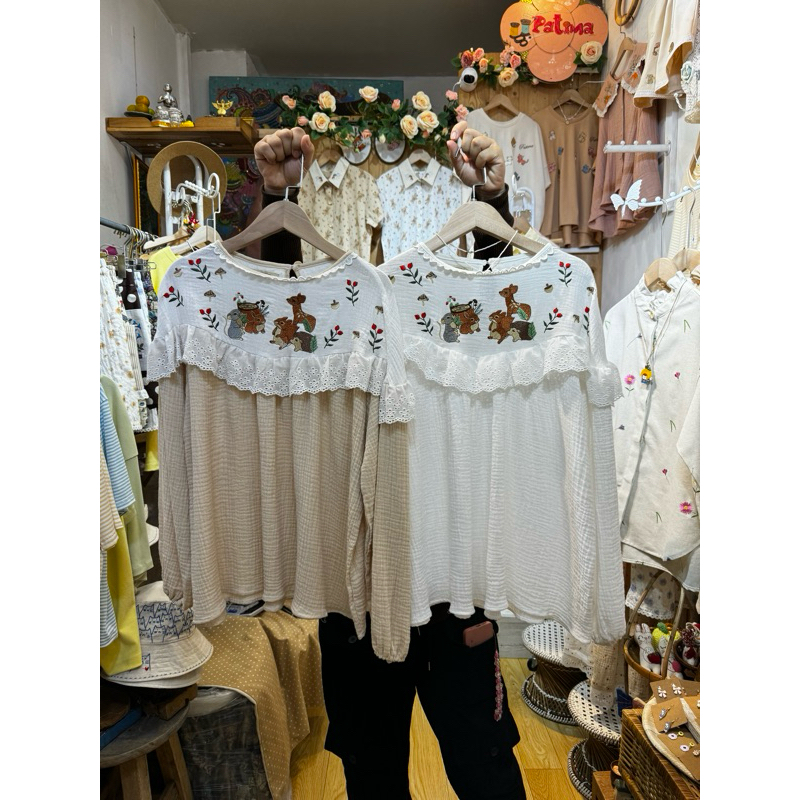 เสื้อท็อป/กระโปรงแขนยาวผู้หญิงจากแบรนด์ Patima BKK