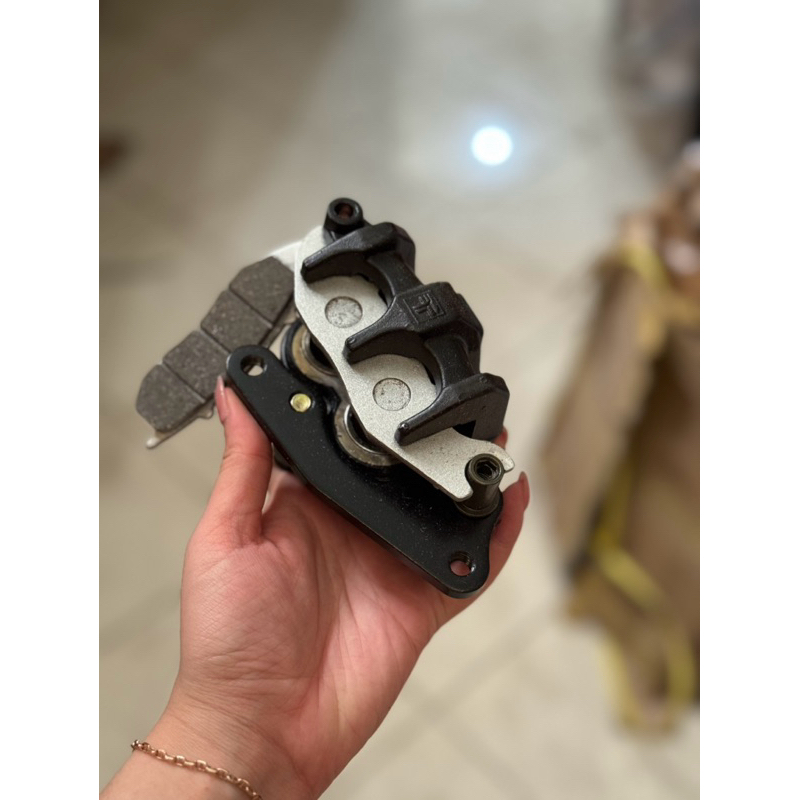2-PISTON CALIPER VARIO PIG HEAD + แผ่นรองเบรก TXK