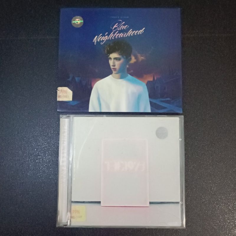 CD Album The 1975 - LIWYSFYASBYSUOI (I Like It When You Are So Beautiful Yet So Unaware Of It) & Tro