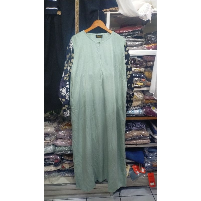 เสื้อคลุมของ Andini*