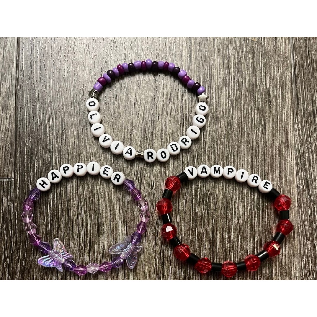 PO (สามารถแก้ไขได้) OLIVIA RODRIGO GUTS TOURHIP FRIENDS BRACELET | OLIVIA RODRIGO BRACELET