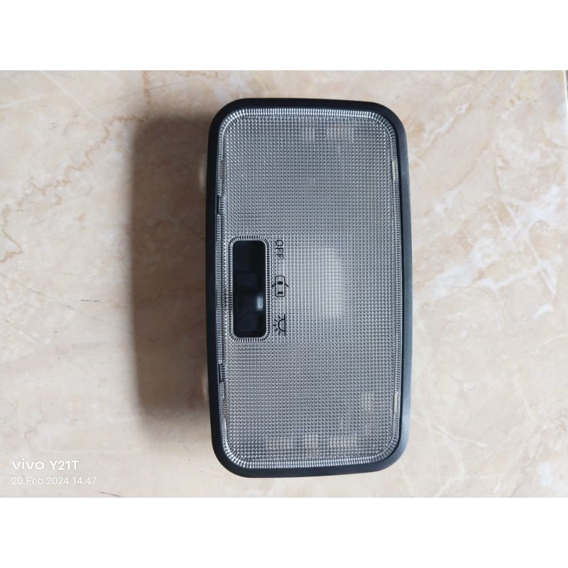 Hitam โคมไฟเพดาน innova fortuner 2016-2024 Cabin Lamp ต้นฉบับสีดําและสีขาวสี laris มอเตอร์