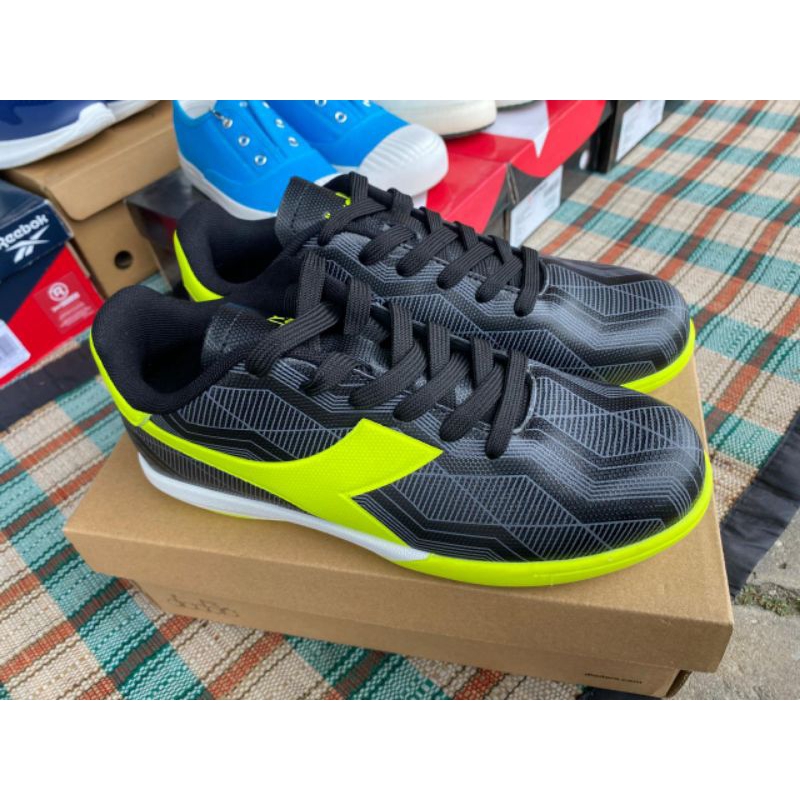 รองเท้าฟุตซอล Diadora Harder Jr ไซส์ 38