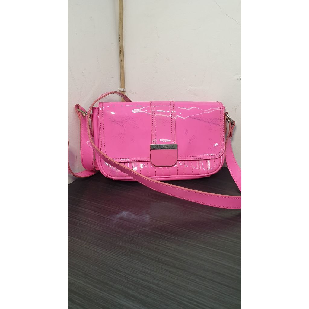 กระเป๋าสะพาย/slingbag Ted Baker Fuchia