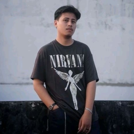 เสื้อยืดพิมพ์ลาย H&M x Nirvana