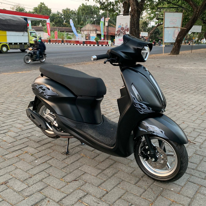 Striping Sticker Yamaha Grand Filano Transparent Striping Fire Motif (ตัดแล้ว) 112025
