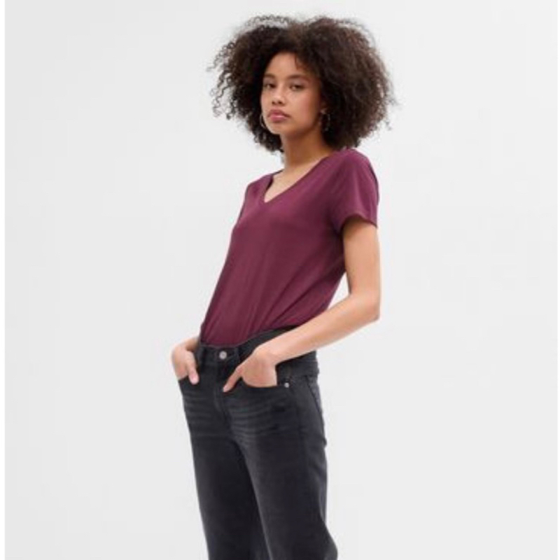 GAP Maroon เสื้อยืดแขนสั้นคอวี