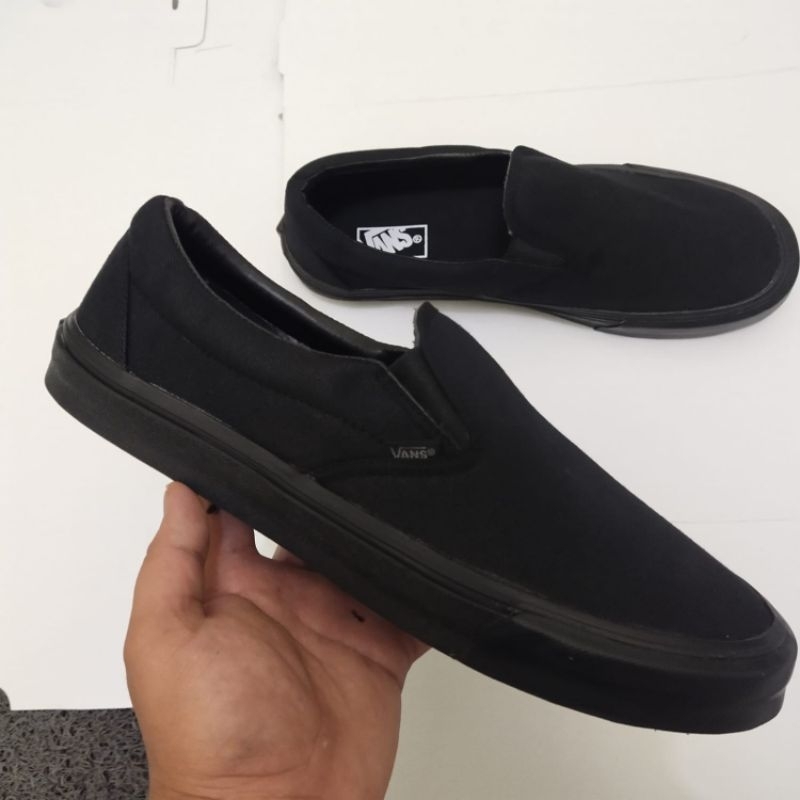 Hitam รองเท้าสลิปออนผู้ชาย BIG SIZE JUMBO 45 46 47 48 ถุงเท้า BONUS สีดําเต็ม