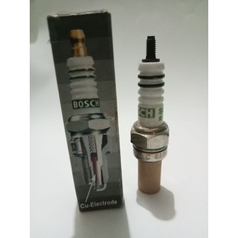 หัวเทียนรถจักรยานยนต์รถยนต์ Bosch CU Electrode เยอรมนี Original Bosch U5AC H7DC F7DC W6D W7B WR78 W8