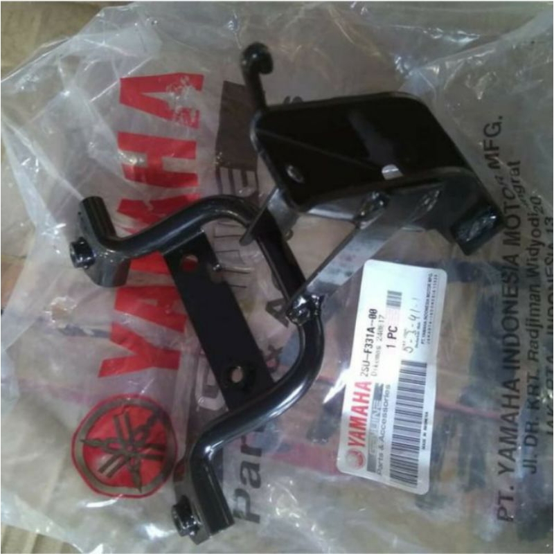 Stay Front Panel Mount ของแท้ Yamaha Jupiter Z1 / 2SU-F331A-00