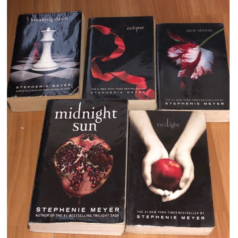 [INDONESIA] นวนิยาย TWILIGHT SAGA STEPHENIE MEYER - TWILIGHT, NEW MOON, ECLIPSE, BREAKING DAWN, MIDN