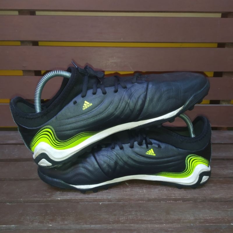 รองเท ้ าฟุตซอลดั ้ งเดิม 42 Adidas Copa Sense.3 TF Core Black/Cloud White/Solar Yellow