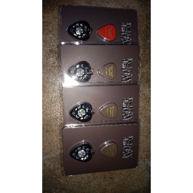 SUGA DDAY PICK GUITAR