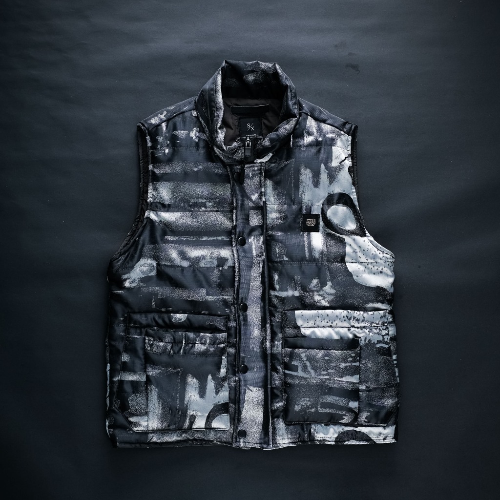 CIRCLE VEST BLACK***