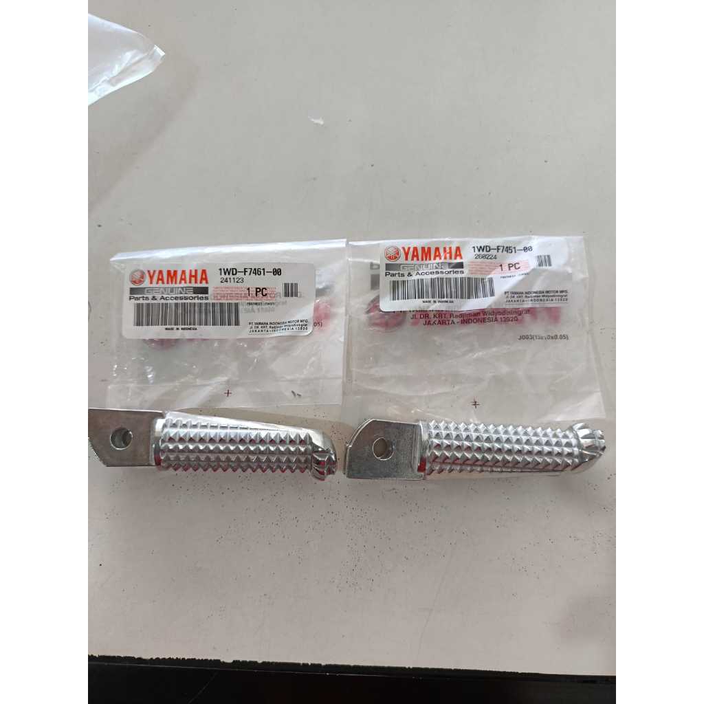 ขั้นตอนเท้า Fustep Pustep เท้าด้านหน้าขวาซ้าย Yamaha R25 MT25 R15 V3 V4 ชุด 1WD F7461 00 1WD F7451 0