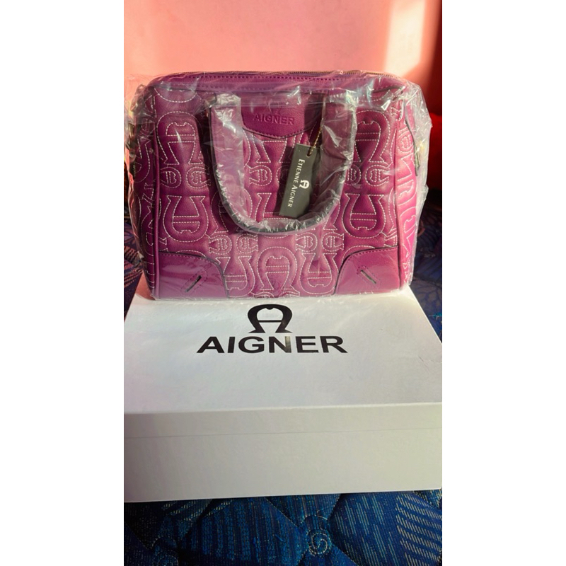 กระเป๋าผู้หญิงแฟชั่น Aigner