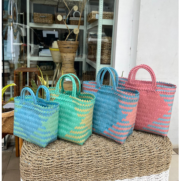 TRADITIONAL WOVEN BAGS / SHOPPING BAGS / SOUVENIR BAGS / HAMPERS BAGS