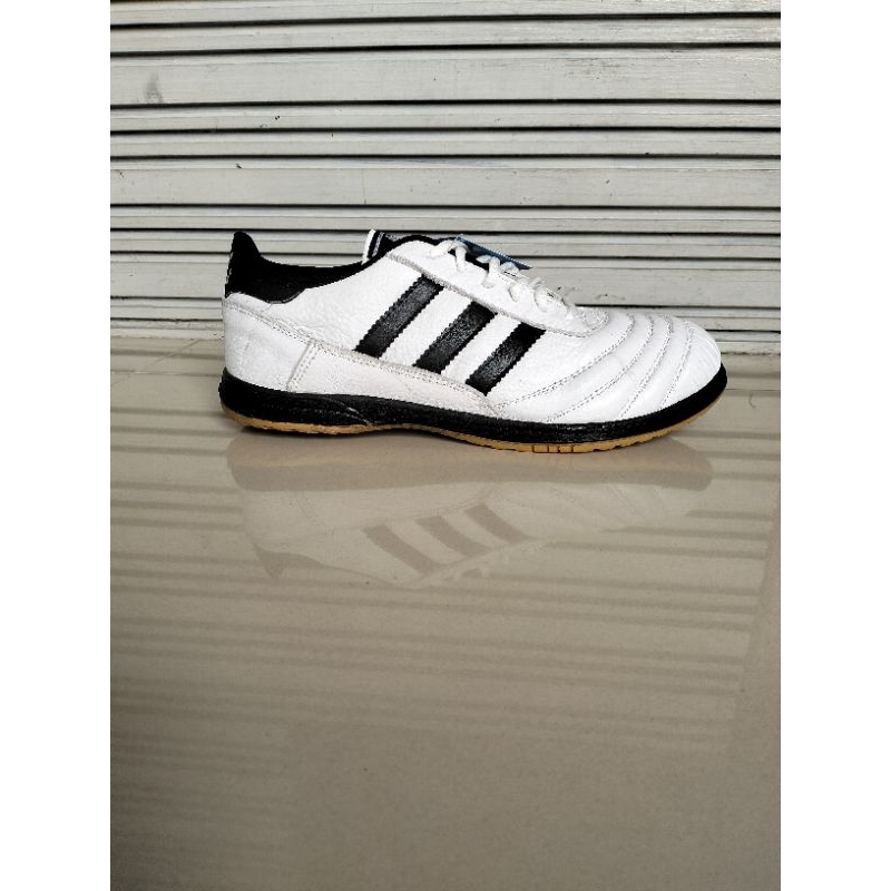 รองเท้าฟุตซอล/แบตหนังแท้ ไซส์ จัมโบ้ 44-47