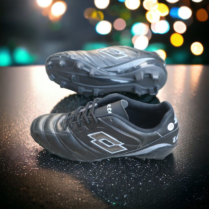 รองเท้าฟุตบอลสีดําเต็มตัว Lotto classic เย็บรอบตัว