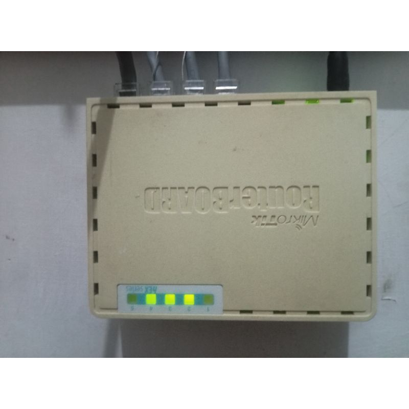 Mikrotik RB750-r2***