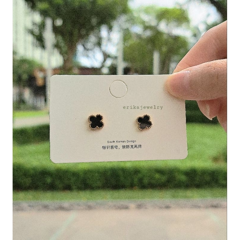 Titanium clover / ต่างหูรุ่นดอกไม้ไทเทเนียม / Erika Jewelry ต่างหูสตั๊ดไทเทเนียม