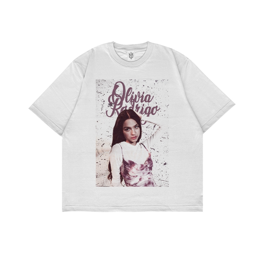 เสื้อยืดโปสเตอร์ OLIVIA RODRIGO GUTS | เสื้อยืด OVERSIZE สีขาวสไตล์ Y2K VINTAGE BOOTLEG GRUNGE | ผู้