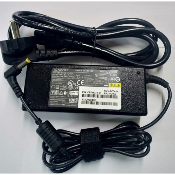 อะแดปเตอร์ชาร์จแล็ปท็อปของแท้ Fujitsu Lifebook A512 A530 19V 4.22A