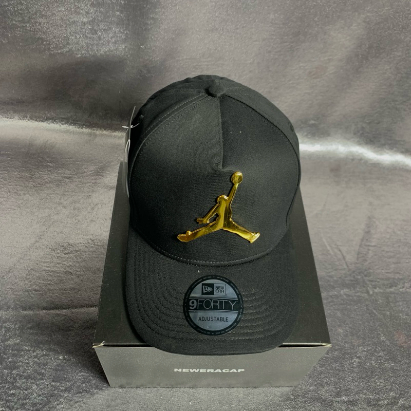 Nba AIR JORDAN CAP "Gold Logo Metal" สีดํา
