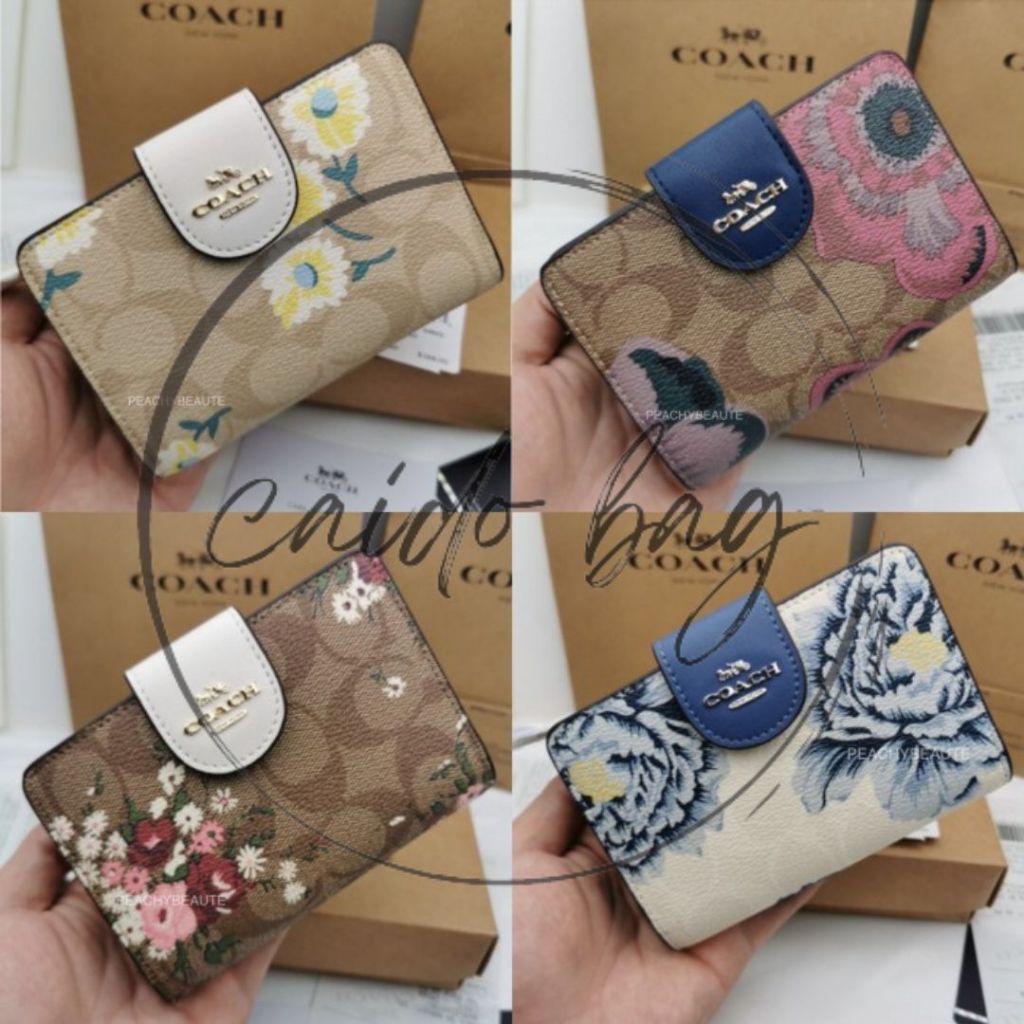 กระเป๋าสตางค์ผู้หญิง Medium Corner Zip Wallet In Flower Signature Canvas C3773 C3375 C3453 C3452