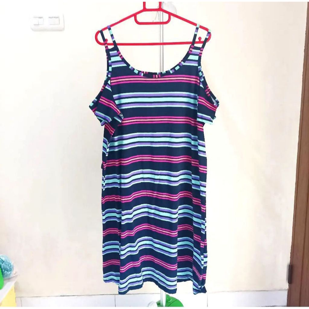 เดรสยาว ไหล่เย็น LC Waikiki ลายทาง