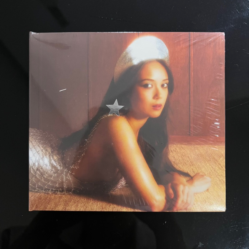 ซีดี Laufey Bewiched ดั้งเดิม